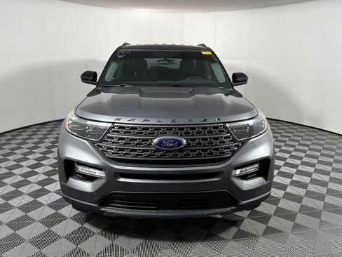 Used 2022 Ford Explorer XLT w/ Equipment Group 202A RWD image 2
