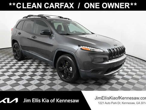 Used 2017 Jeep Cherokee Sport image 1