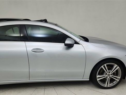 Used 2021 Mercedes-Benz CLA 250 image 8