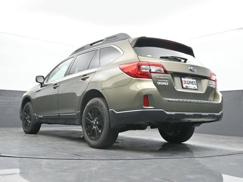 Used 2017 Subaru Outback 2.5i Premium w/ Popular Package #2 AWD/4WD image 49
