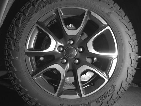 Used 2025 Jeep Compass Trailhawk image 14