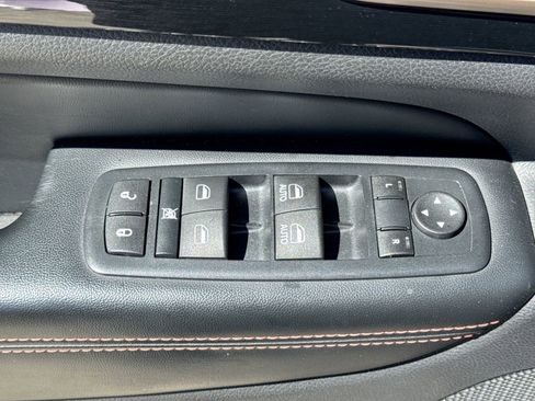 Used 2016 Jeep Grand Cherokee Laredo 75th Anniversary AWD/4WD image 19