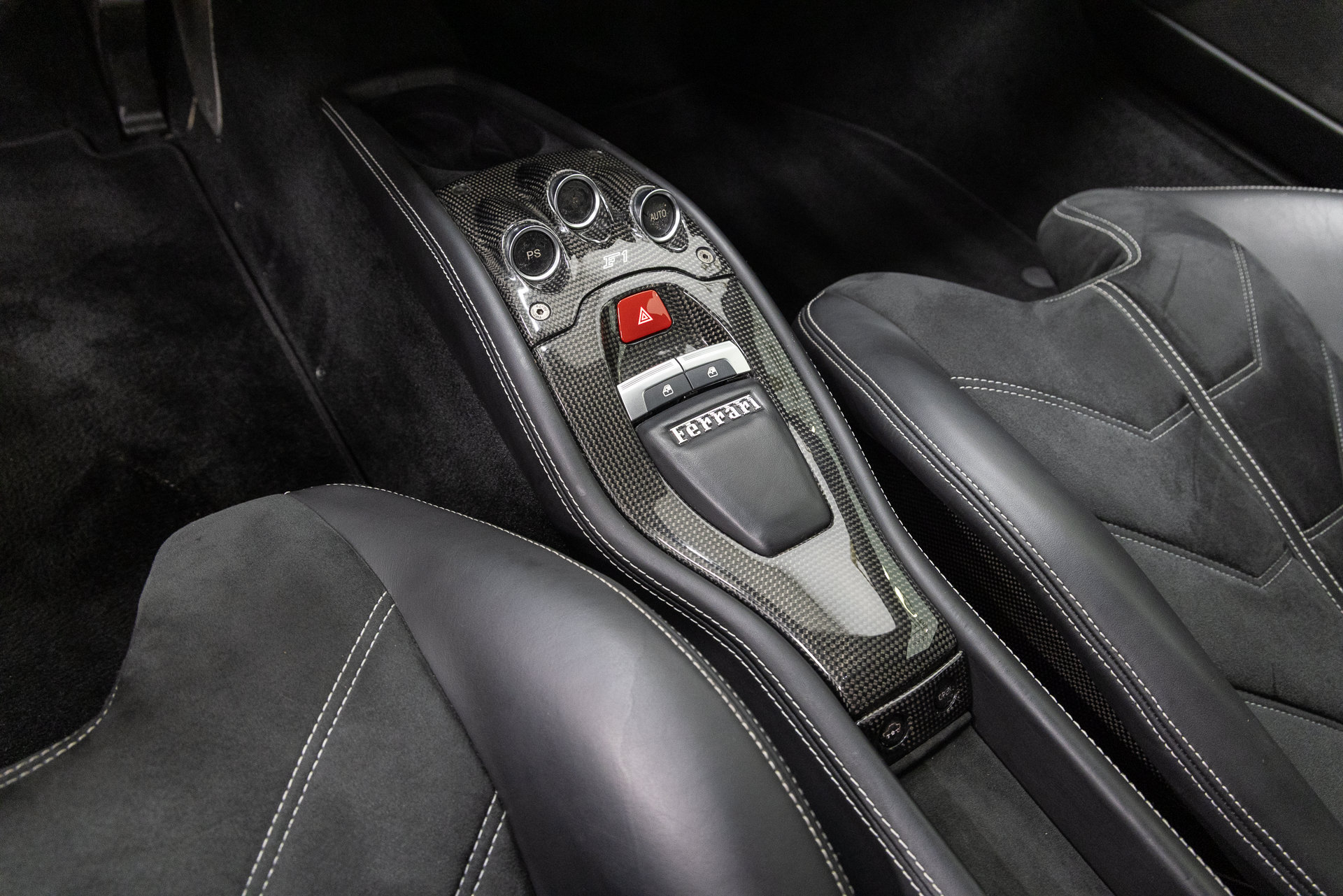 Used 2011 Ferrari 458 Italia Coupe RWD image 17