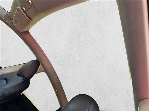 Used 2023 Tesla Model Y Performance image 14