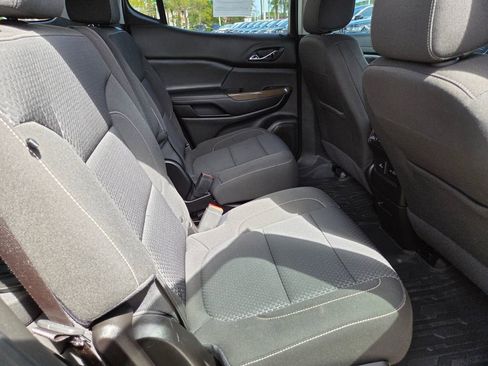 Used 2023 GMC Acadia SLE w/ Driver Convenience Package image 13