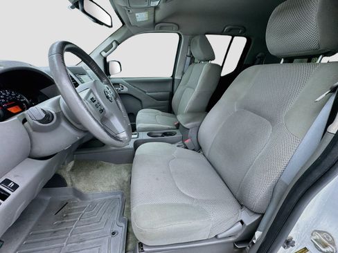 Used 2017 Nissan Frontier SV w/ SV Value Truck Package RWD image 13