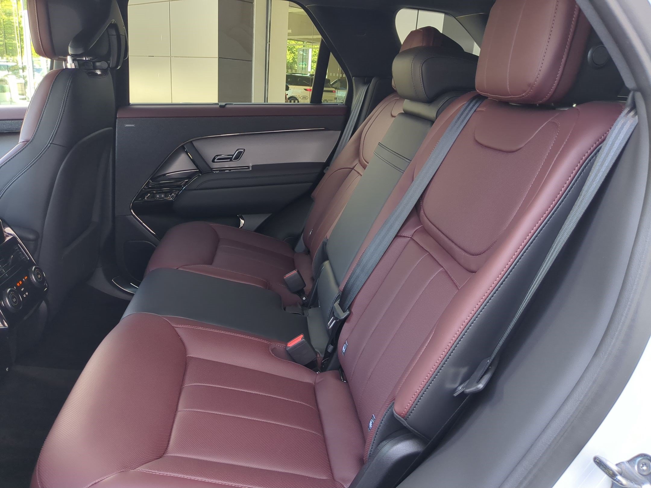 New 2027 Land Rover Range Rover Sport Dynamic SE AWD/4WD image 28
