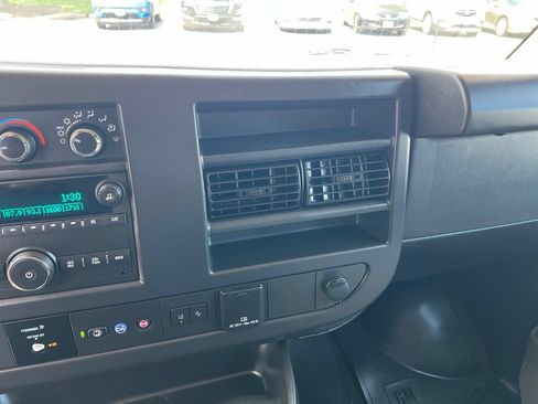 Used 2025 Chevrolet Express 2500 LT w/ LT Preferred Equipment Group RWD image 33