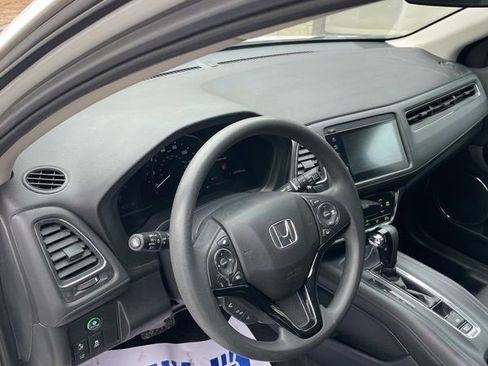 Used 2021 Honda HR-V EX image 4