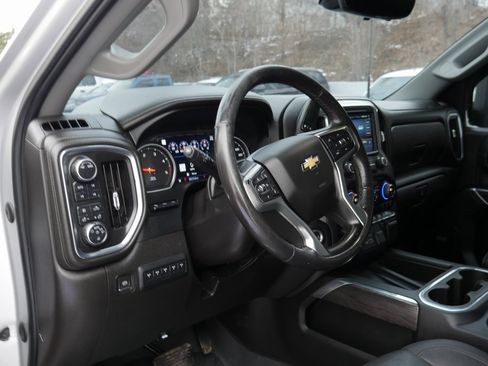 Used 2022 Chevrolet Silverado 3500 LTZ w/ LTZ Premium Package image 10