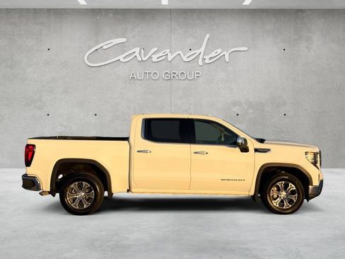 Used 2025 GMC Sierra 1500 SLT image 17