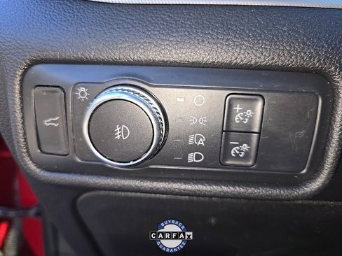 Used 2020 Ford Explorer XLT w/ Equipment Group 202A image 28