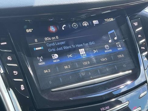 Used 2020 Cadillac Escalade Luxury w/ Escalade Sport Edition AWD/4WD image 34