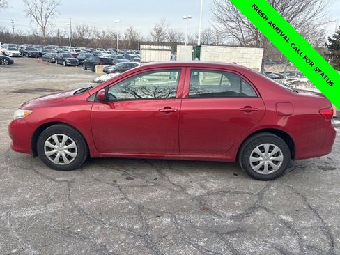 Used 2010 Toyota Corolla LE image 2