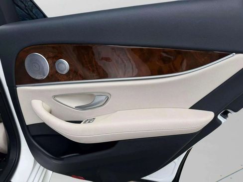 Used 2017 Mercedes-Benz E 300 4MATIC image 13