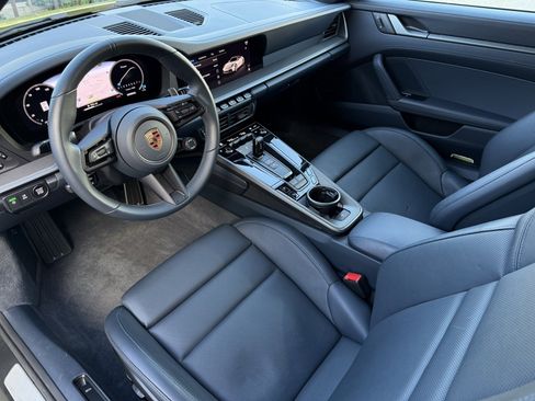 Certified 2025 Porsche 911 Carrera image 4