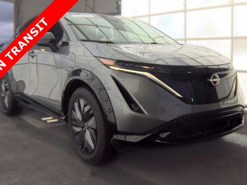 Used 2023 Nissan Ariya AWD image 3