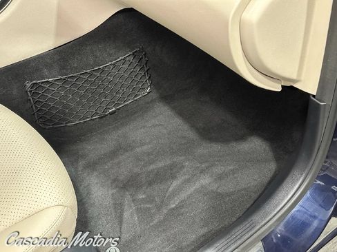 Used 2016 Mercedes-Benz C 300 4MATIC Sedan image 25