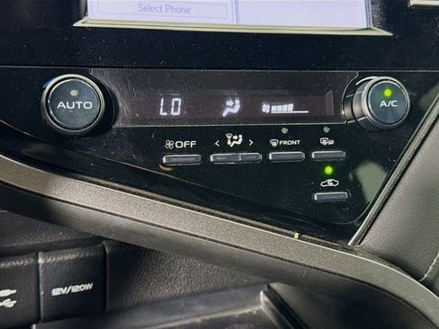 Used 2019 Toyota Camry SE w/ Convenience Package image 15