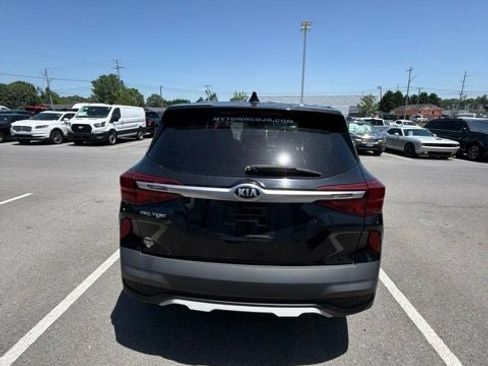 Used 2021 Kia Seltos LX AWD/4WD image 7