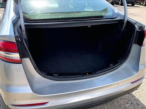 Used 2020 Ford Fusion SEL FWD image 19