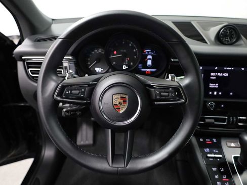 Certified 2024 Porsche Macan AWD/4WD image 25