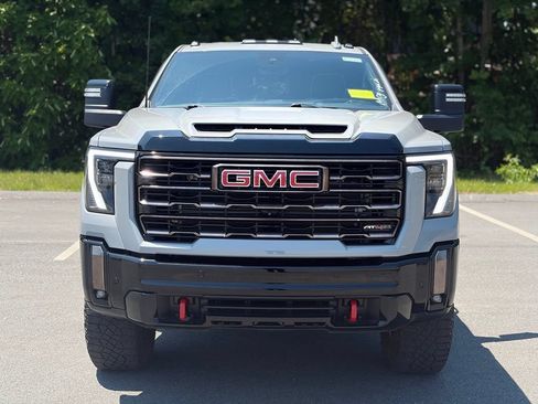 Used 2024 GMC Sierra 2500 AT4X AWD/4WD image 9