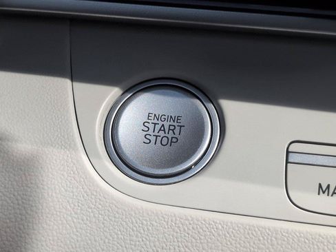 Used 2024 Hyundai Elantra Limited FWD image 27