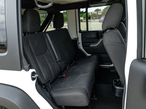 Used 2018 Jeep Wrangler Unlimited Sport S AWD/4WD image 33