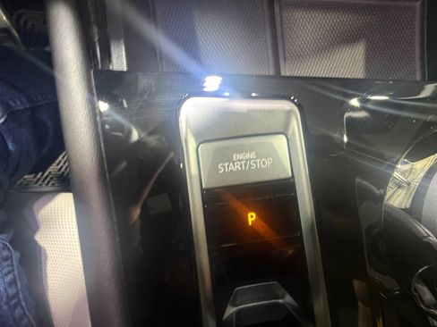 Used 2024 Volkswagen Atlas Cross Sport SEL Premium R-Line image 30