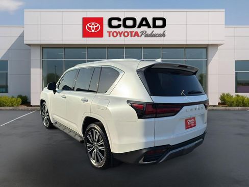 Used 2024 Lexus LX 600 4WD w/ Luxury Package image 3