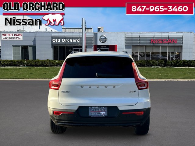 Used 2025 Volvo XC40 B5 Plus AWD/4WD image 7
