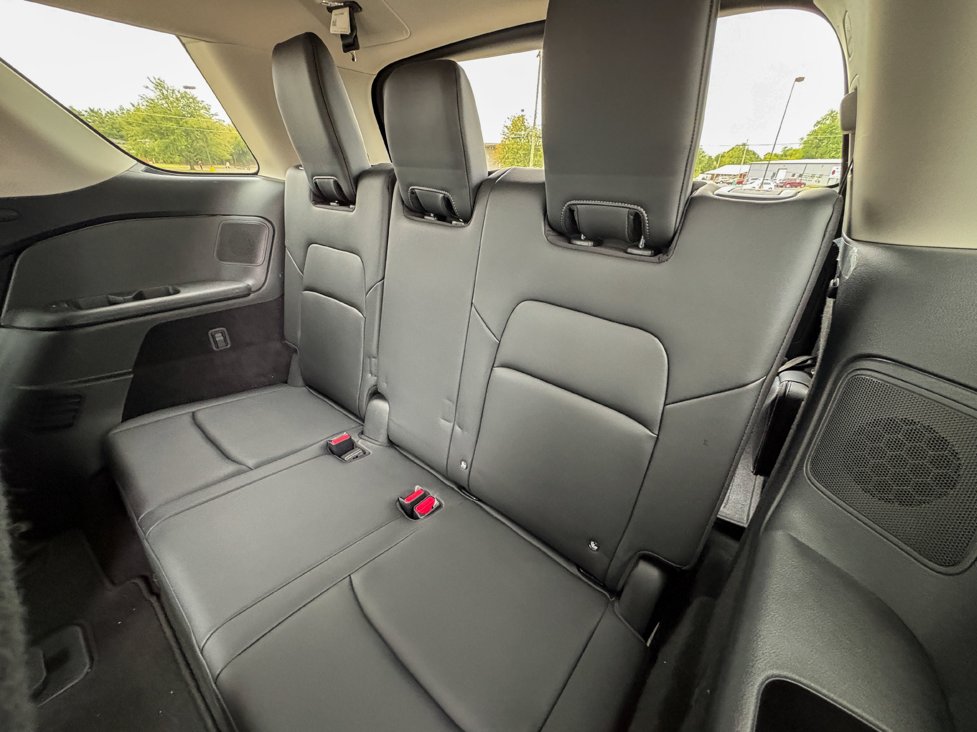 Used 2025 Nissan Pathfinder Platinum FWD image 24