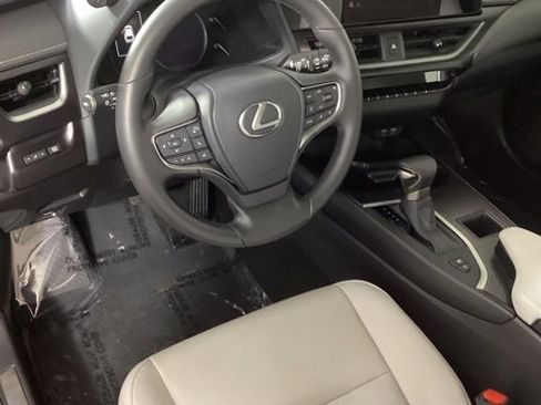 Used 2024 Lexus UX 250h AWD image 10