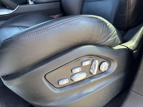 Used 2020 Porsche Cayenne Turbo image 20