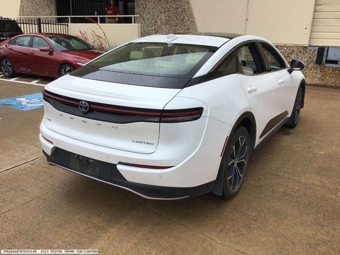 Used 2023 Toyota Crown Limited image 5