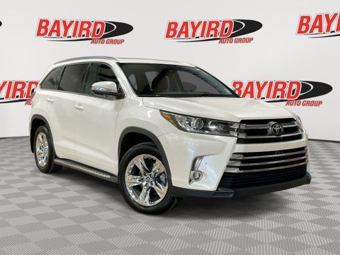 Used 2019 Toyota Highlander Limited Platinum image 1