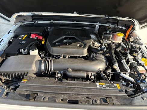 Used 2024 Jeep Wrangler Unlimited Rubicon 4xe image 21