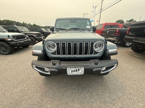 New 2026 Jeep Wrangler Unlimited Sahara AWD/4WD image 8