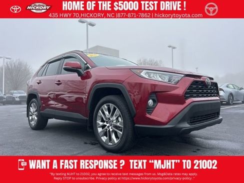 Used 2020 Toyota RAV4 XLE Premium image 3