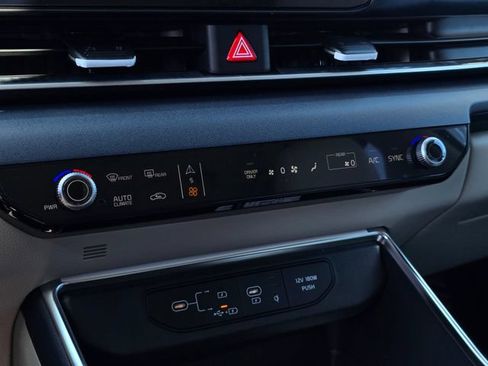 New 2026 Kia Carnival EX FWD image 22