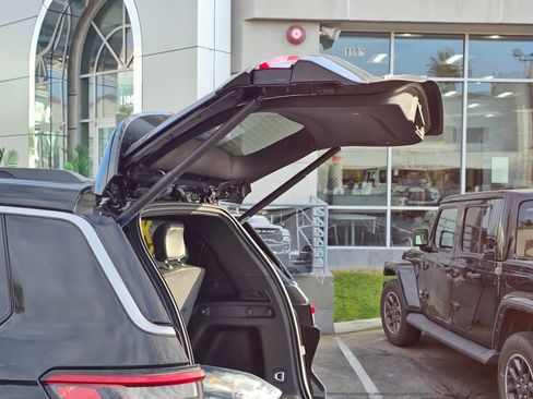 New 2026 Jeep Grand Cherokee L Limited AWD/4WD image 8