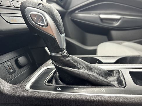 Used 2019 Ford Escape SE image 24