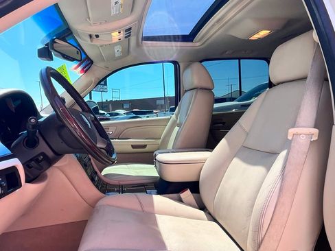 Used 2007 Cadillac Escalade ESV AWD w/ Information Package image 9
