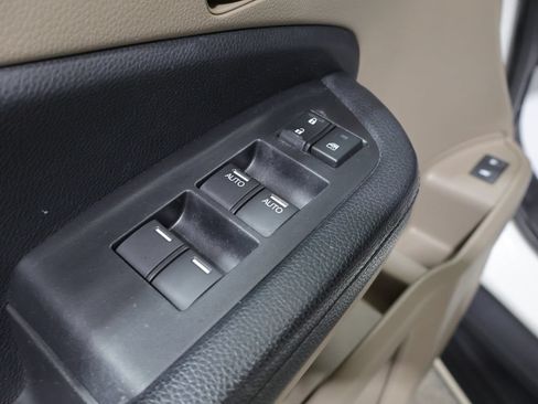 Used 2017 Honda Pilot Touring image 14
