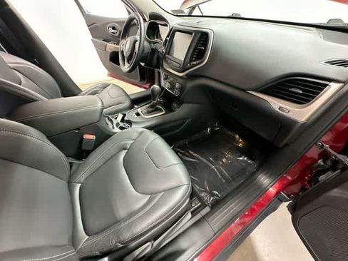 Used 2018 Jeep Cherokee Limited AWD/4WD image 21