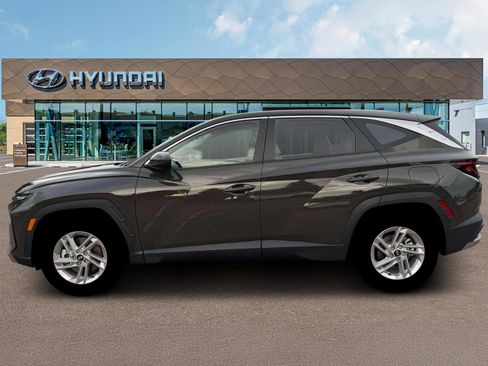 New 2026 Hyundai Tucson SE image 3