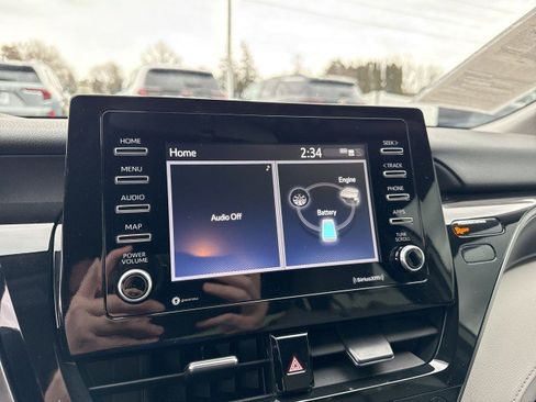 Used 2024 Toyota Camry SE image 12