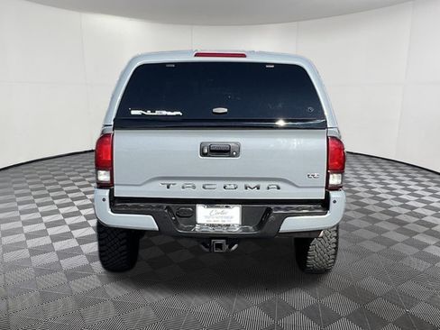Used 2019 Toyota Tacoma TRD Sport w/ Technology Package AWD/4WD image 5