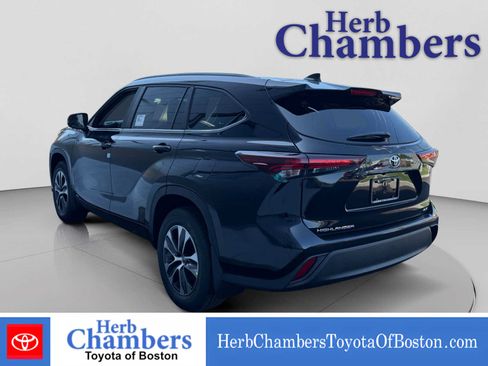 New 2026 Toyota Highlander XLE AWD/4WD image 3